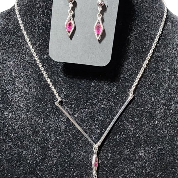 Sarah Coventry Silvertone Pink Crystal Necklace & Earrings Set - Picture 4 of 11